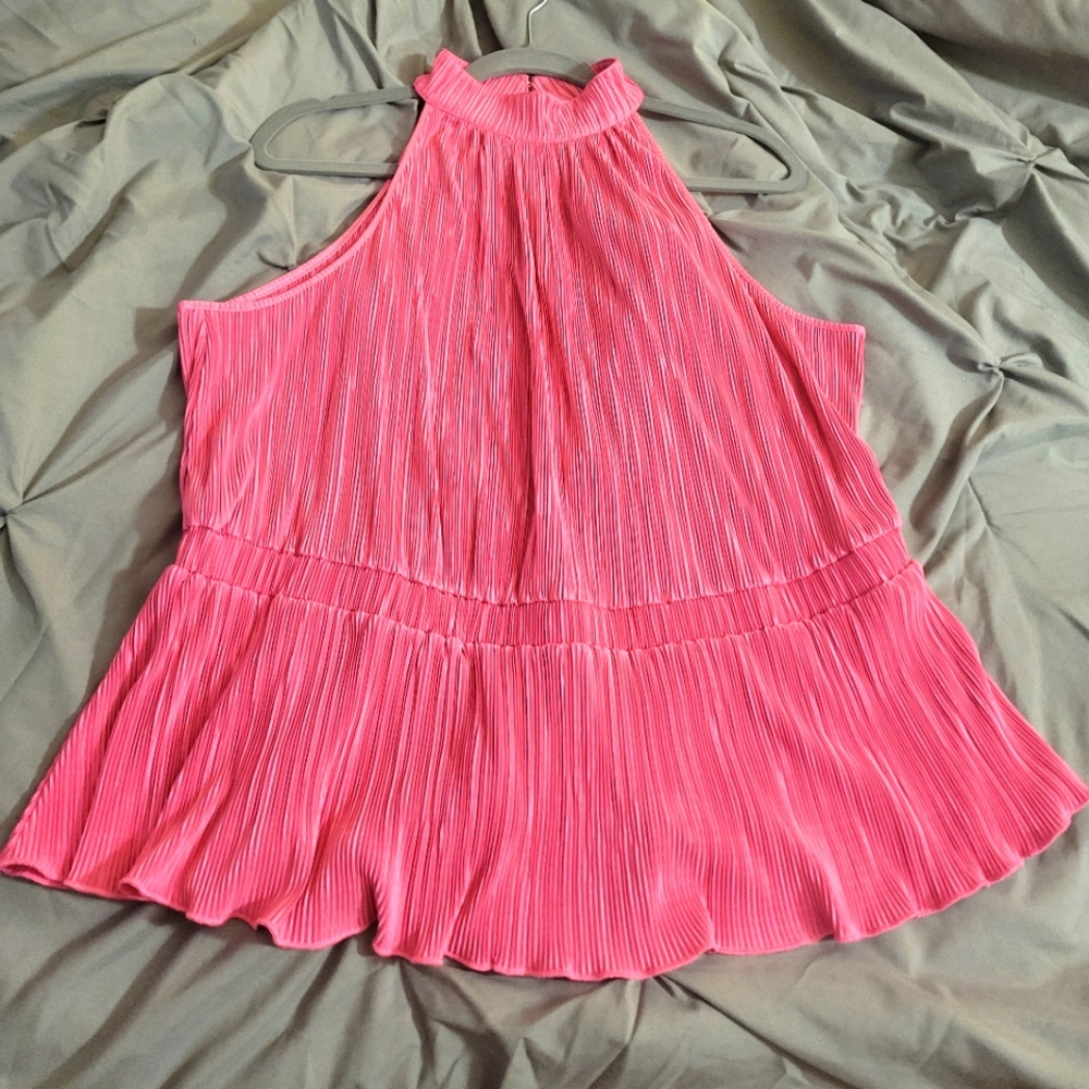 New York & Company Pretty Pink Halter Top Size XL (SELLING CLOSET) 💖